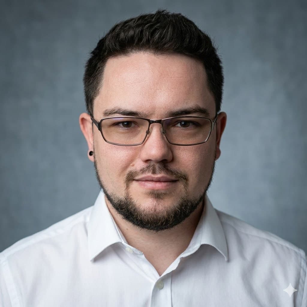 Максим Пецко